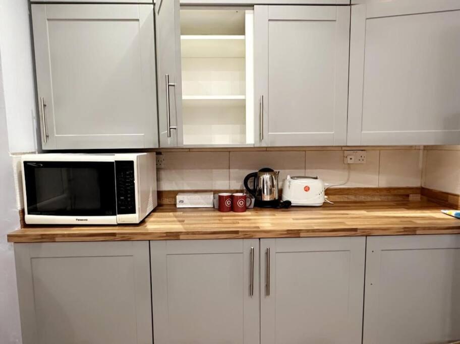 Cosy Quiet Single Studio Merton  Ngoại thất bức ảnh